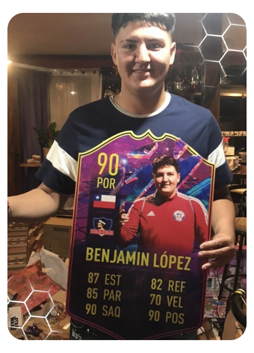 Cliente con su carta personalizada