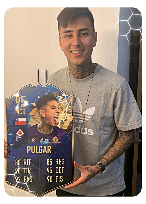 Cliente con su carta personalizada