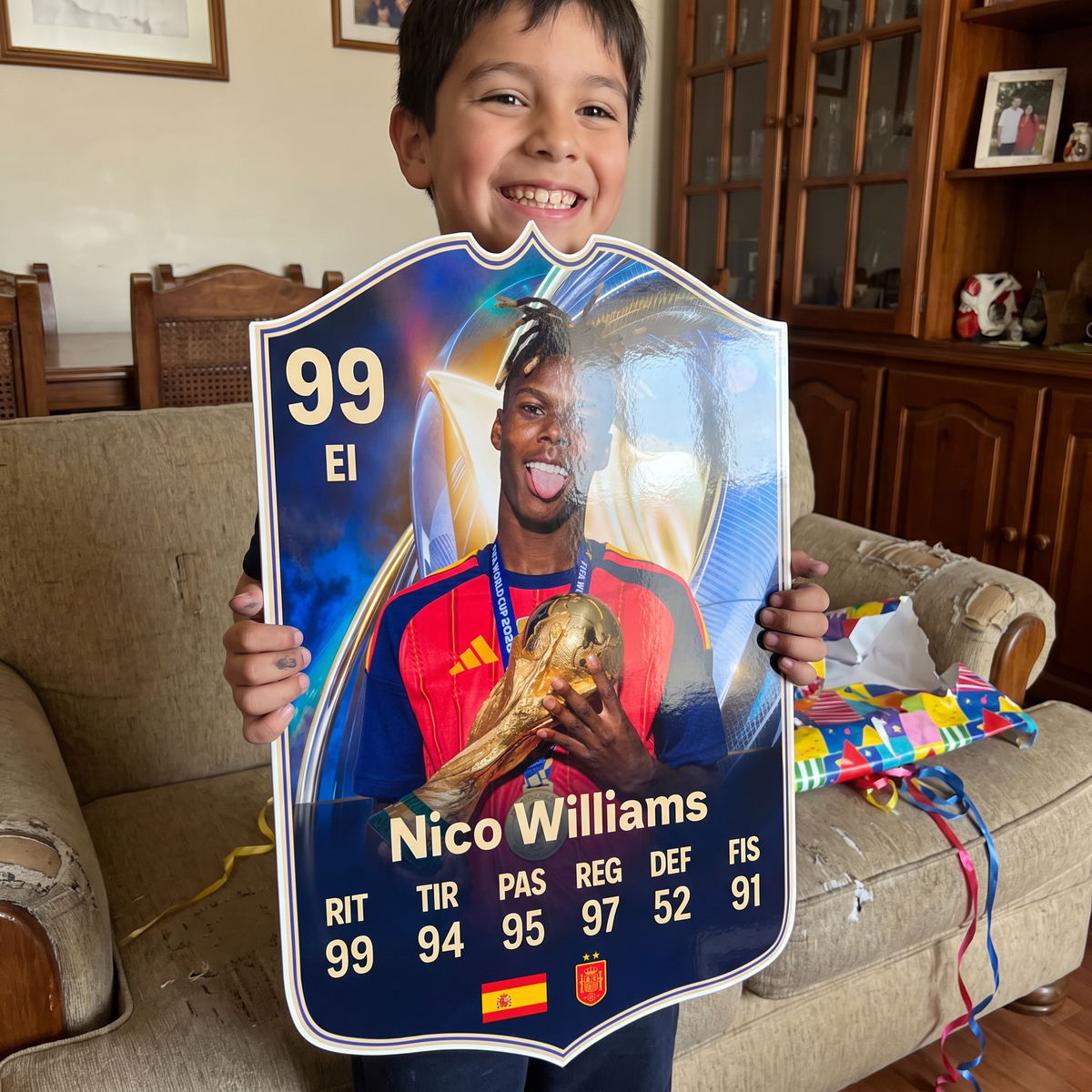 Carta Nico Williams TOTS FC26 de regalo para un niño