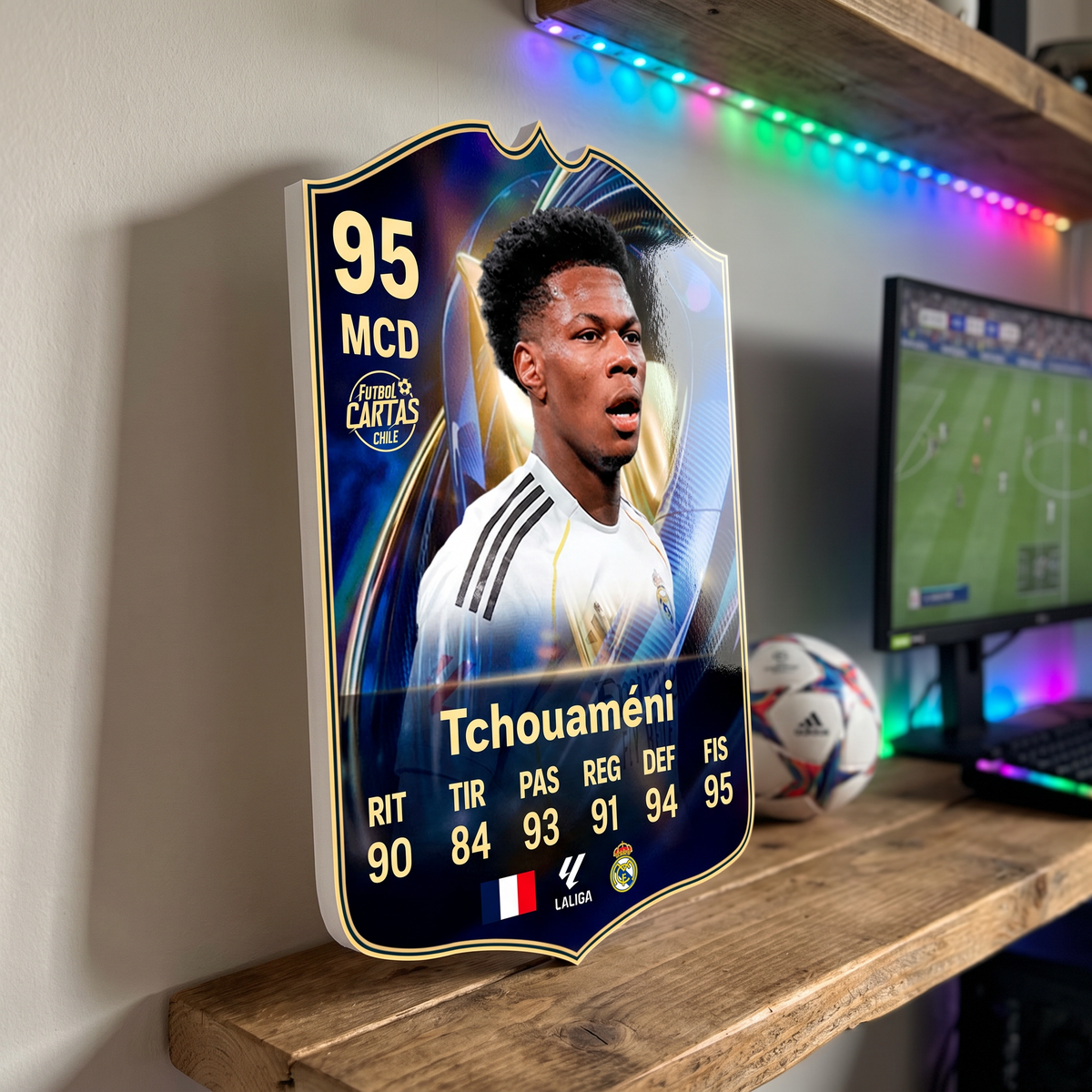 Carta Tchouaméni TOTS FC26 de decoración en una pieza gamer