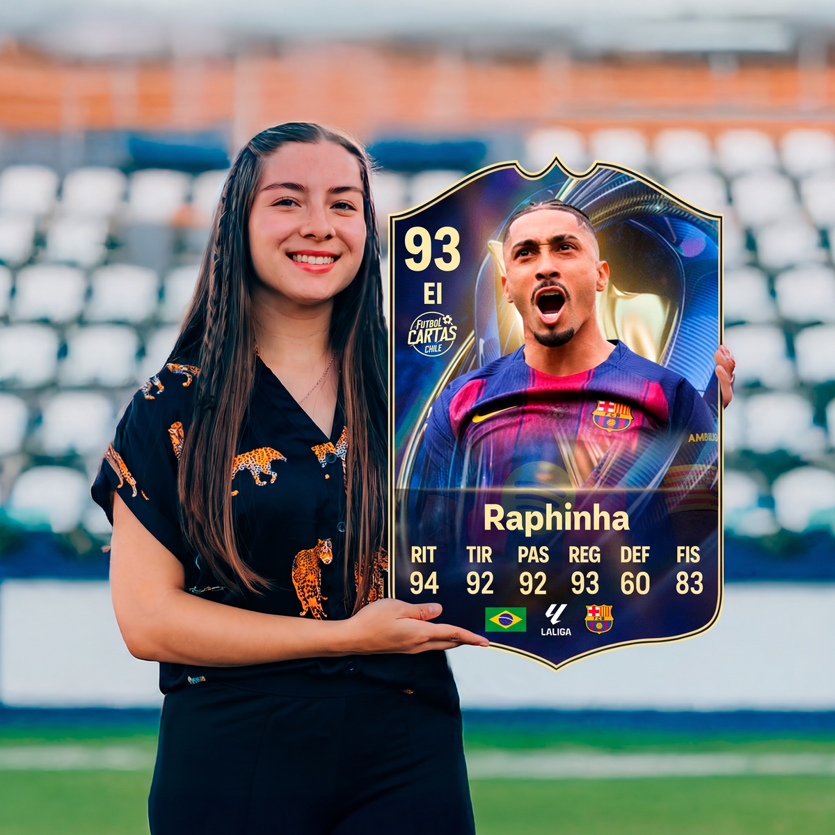 Carta Raphinha TOTS FC26 sostenida en un estadio