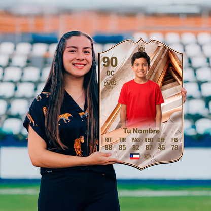 Chica sosteniendo su carta personalizada Icon Champion International FC27 en el estadio