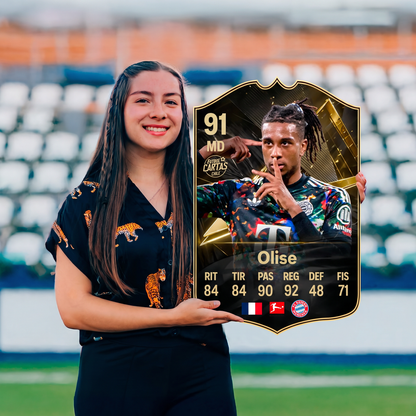 Carta Michael Olise TOTW FC27 sostenida en un estadio