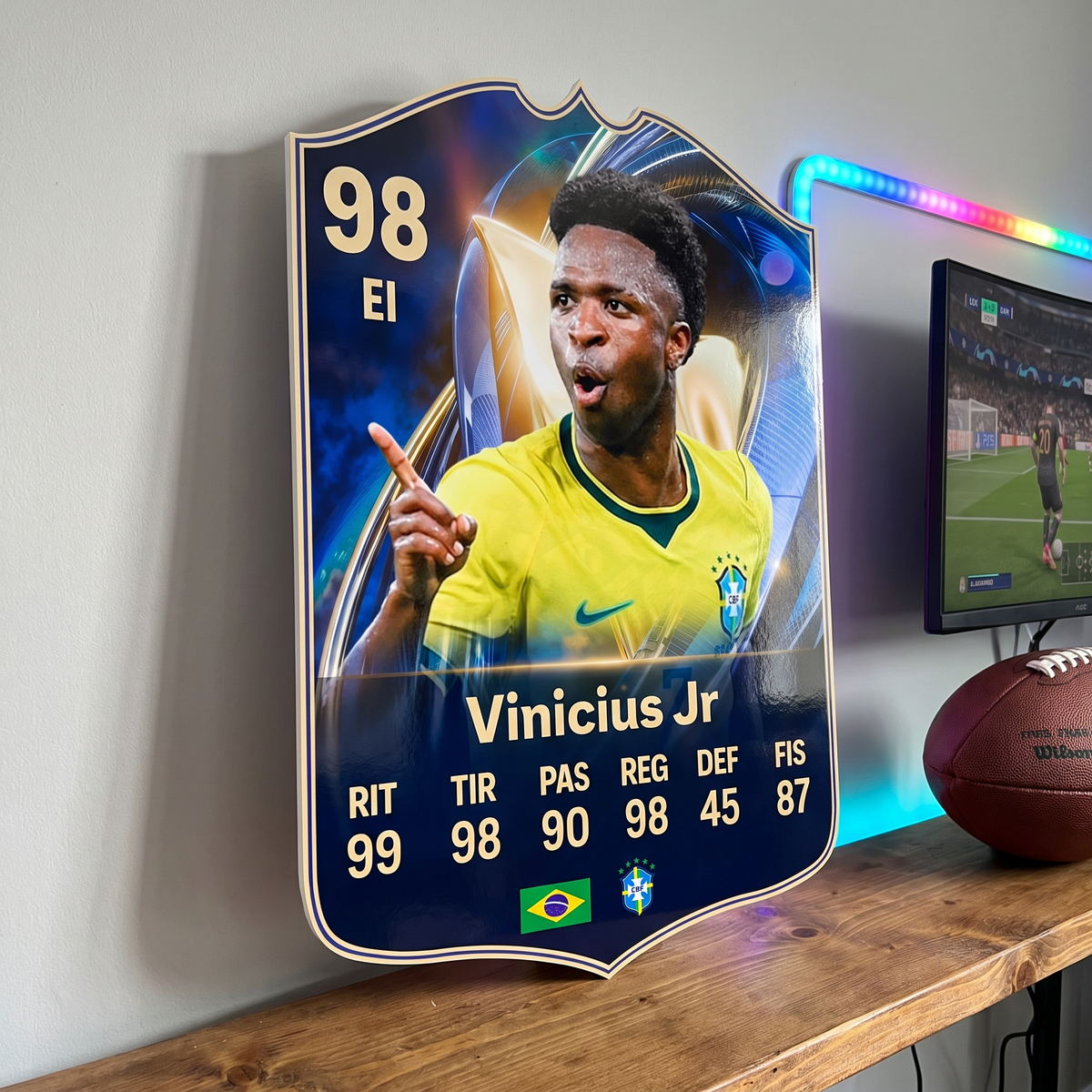 Carta Vinicius Jr TOTS FC26 de decoración en una pieza gamer