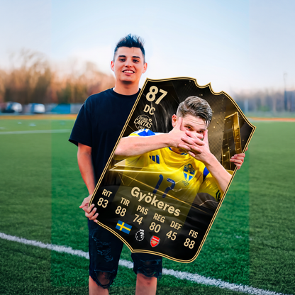 Carta Viktor Gyökeres TOTW FC27 en una cancha de fútbol