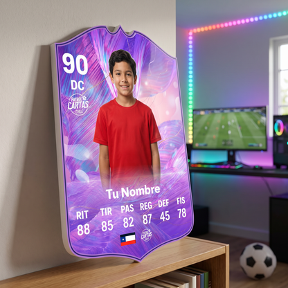 Carta personalizada FUT Fantasy FC26 en el estante de una pieza gamer
