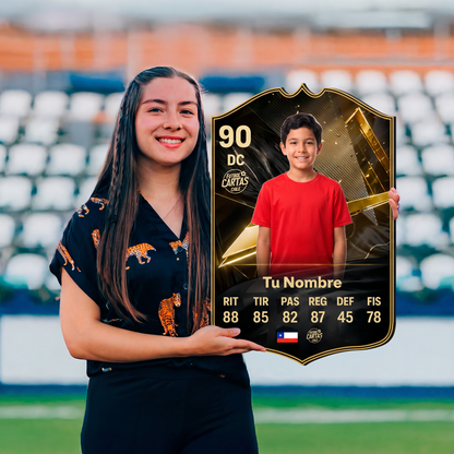 Chica sosteniendo su carta personalizada Team of the Week FC27 en el estadio