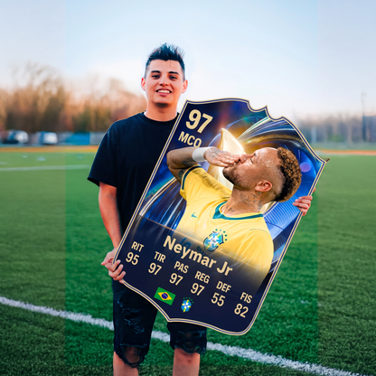 Carta Neymar Jr TOTS FC26 en una cancha de fútbol